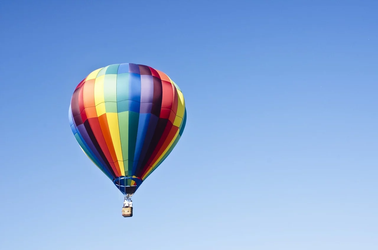 Hot air balloon.